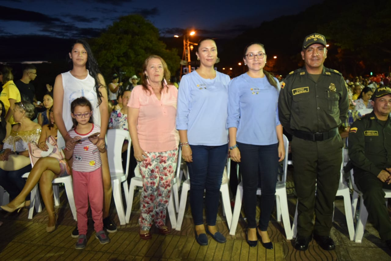 Juana Restrepo, Doris Restrepo, Mónica Liliana Gallo de Restrepo, Yamile Rodríguez de Castillo y Livio Castillo, Comandante Policía Metropolitana de Neiva.